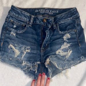 AEO high-rise Shortie shorts super stretch size 2 denim with detail pocket